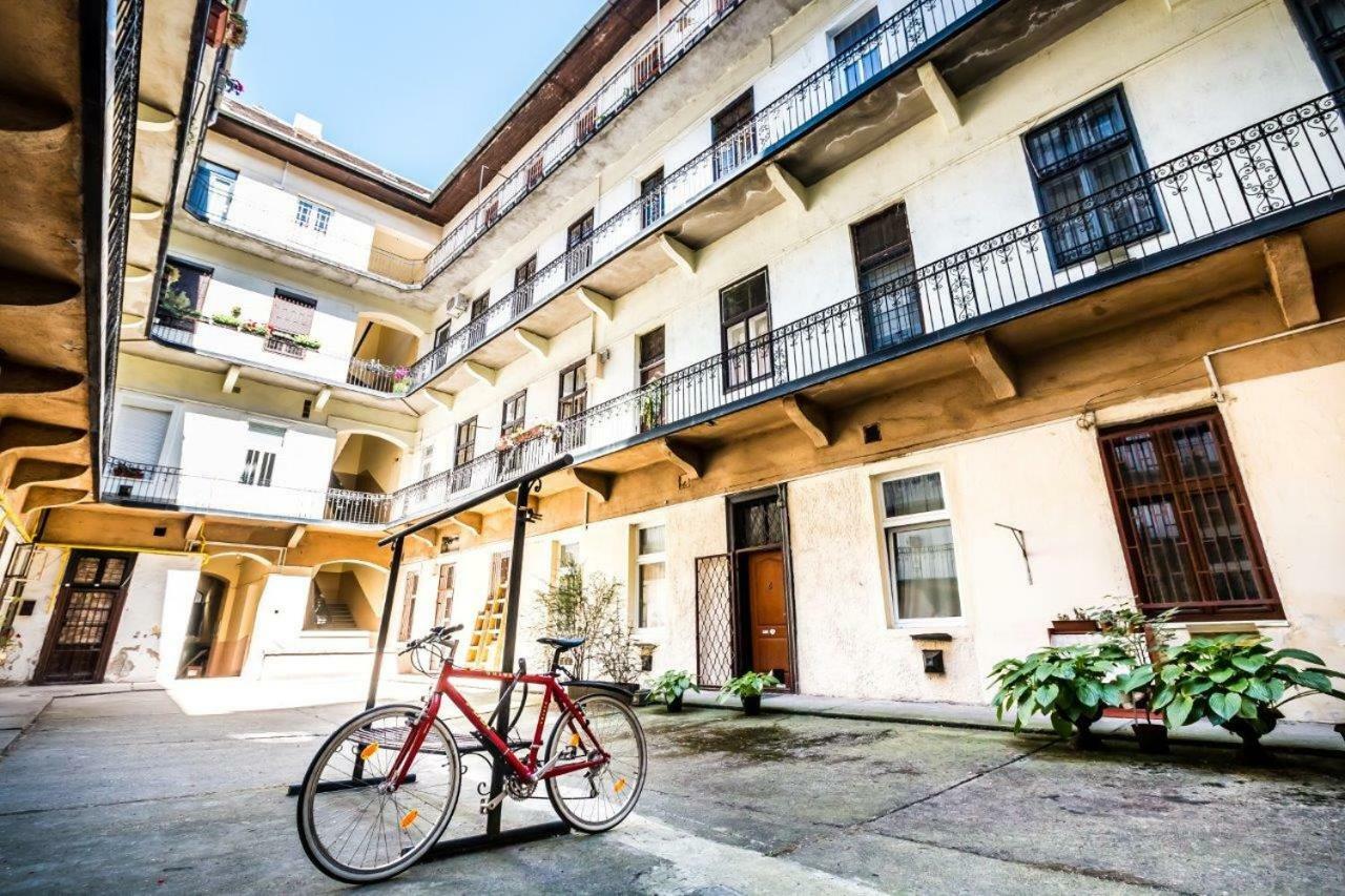 Amazon Apartment Near The Famous Party Boulevard Budapest Exterior photo